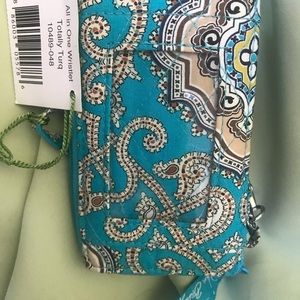 Vera Bradley TOTALLY TURQ All In One Wristlet